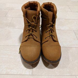 Madden Girl Boots: Size 7.5 (US)